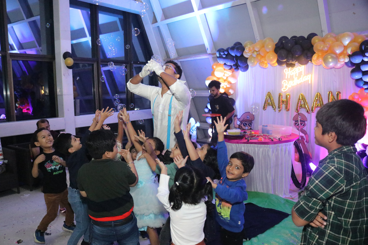 Bubble Show for Kids' Birthday Parties and Events - PARTYFOXX