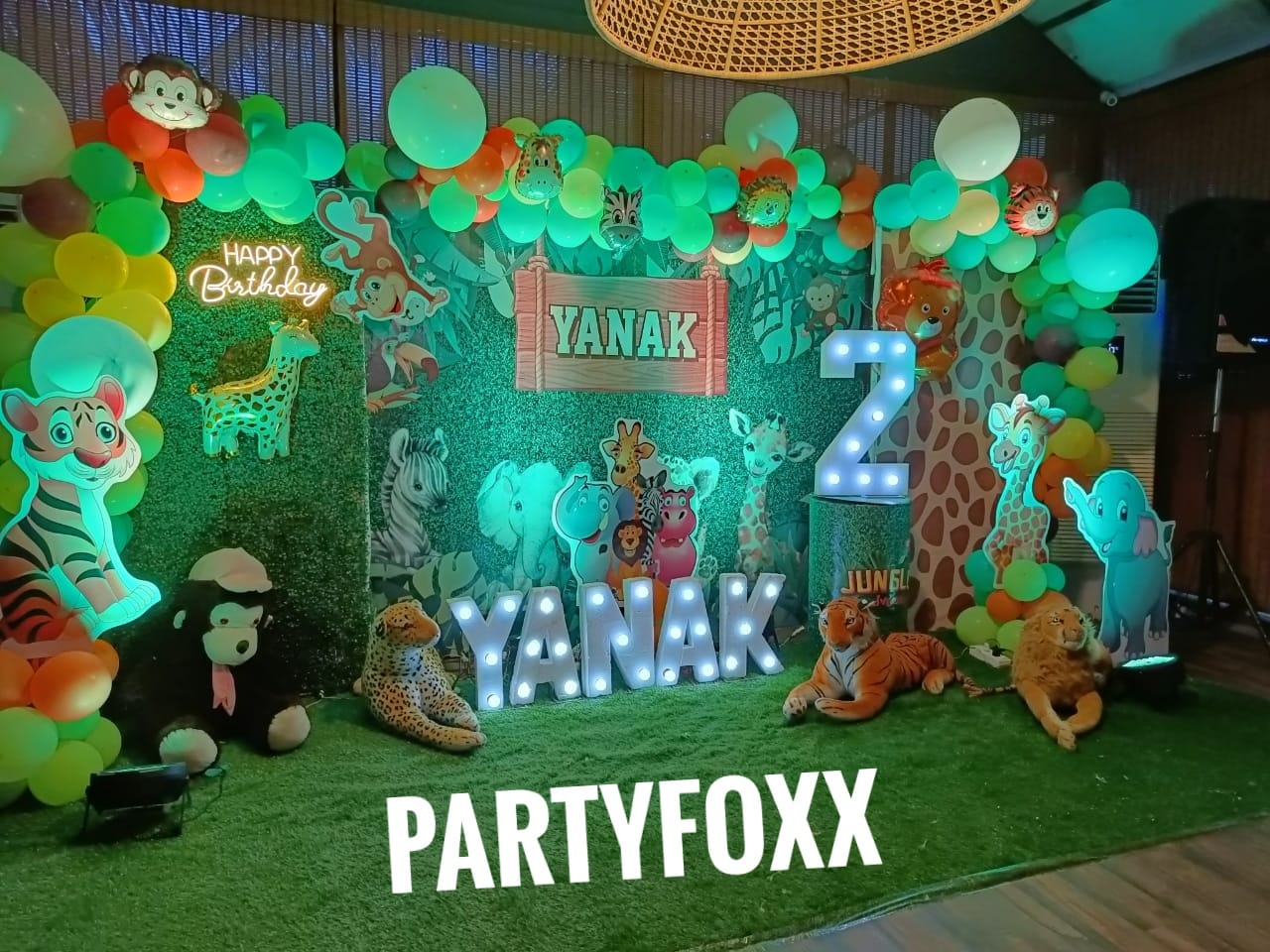 Jungle Theme Green Grass Backdrop Decoration - PARTYFOXX