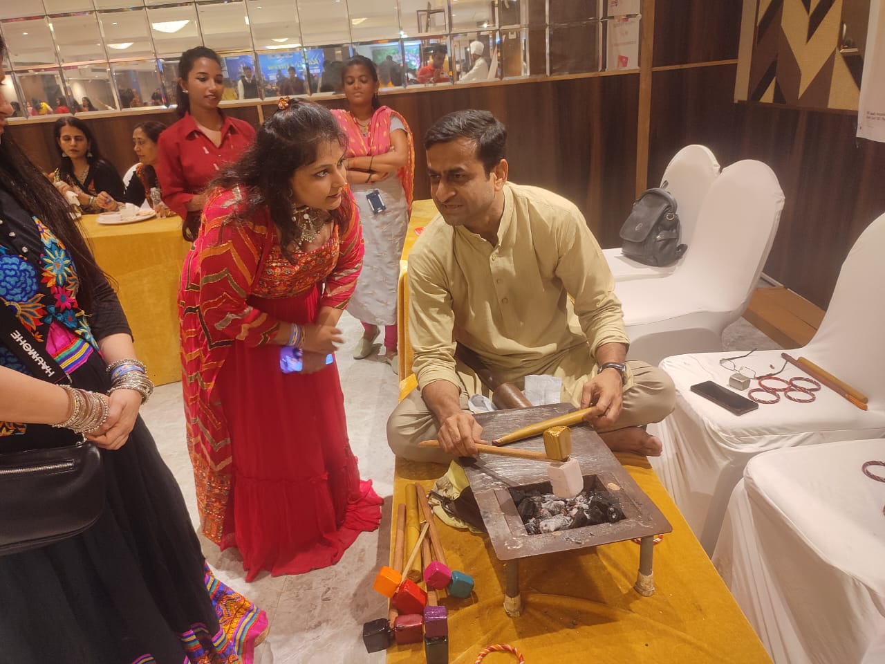 Lakh Ki Chudi / Bangle Making Activity for Adults - PARTYFOXX
