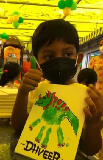 Palm Painting Activity - PARTYFOXX