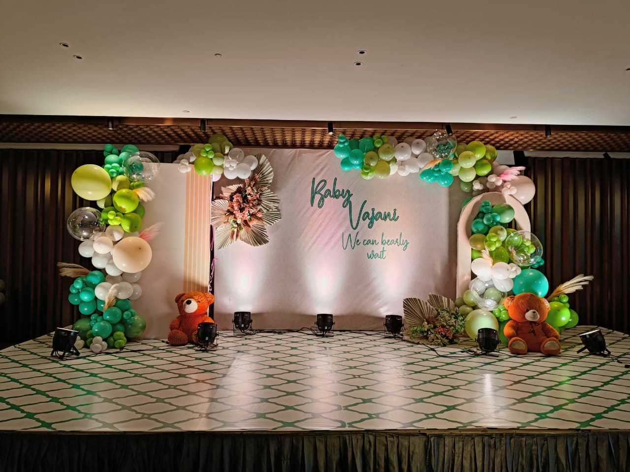 Elegant Baby Shower Decoration with Photobooth - PARTYFOXX 