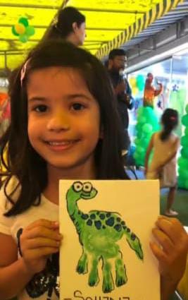 Palm Painting Activity - PARTYFOXX 