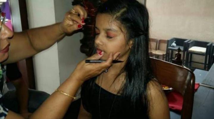 Make-Up Art Activity - PARTYFOXX 