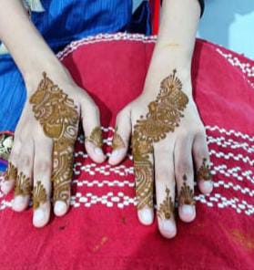 Customised Palm Mehndi Activity - PARTYFOXX 