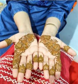 Customised Palm Mehndi Activity - PARTYFOXX 